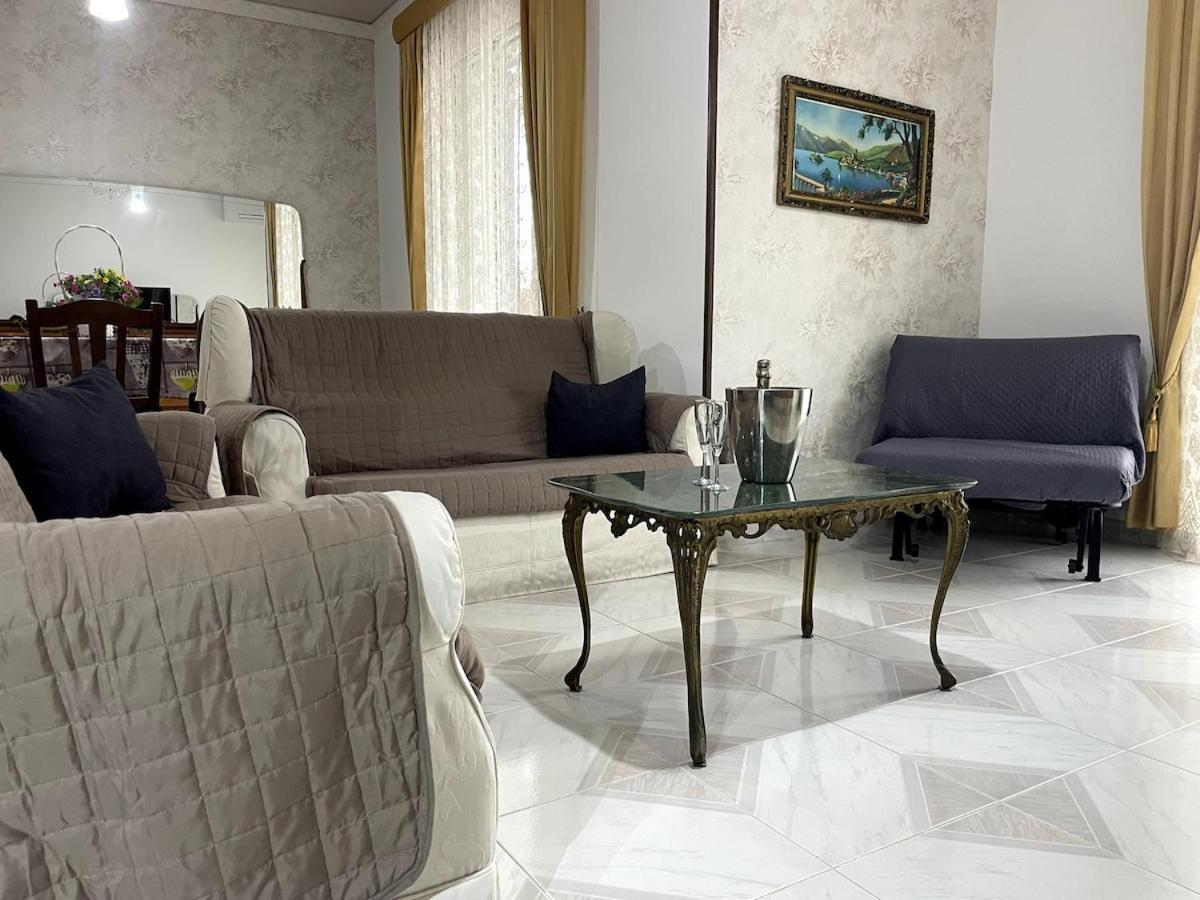 Lena Appartement *